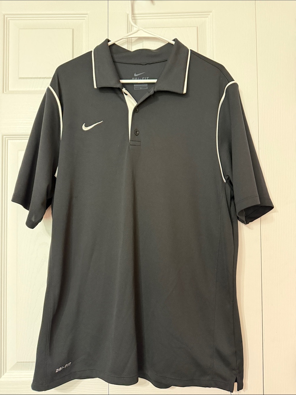 Men’s Nike Black Polo with White Contrast Piping Sz Lg